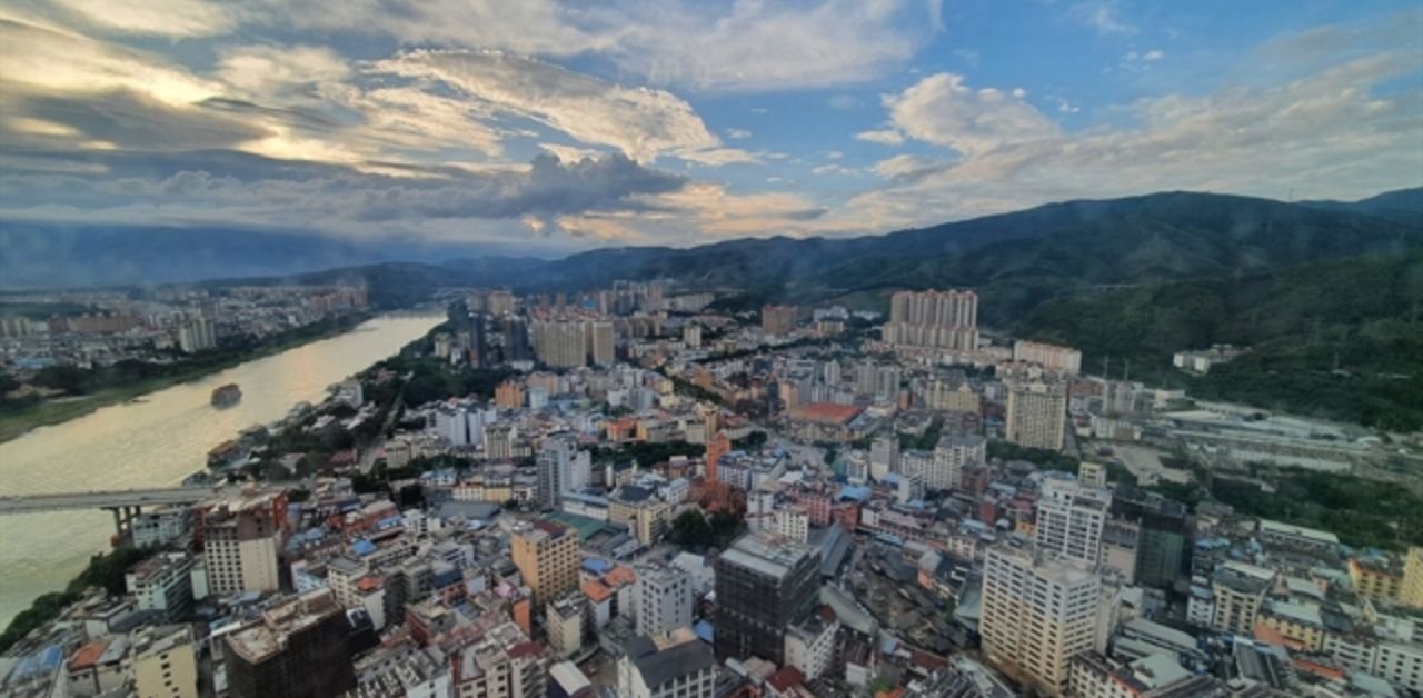 Chongqing Airlines Xishuangbanna Office